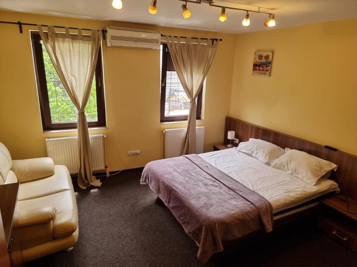 דירות פלוייסטי Casa Romana מראה חיצוני תמונה